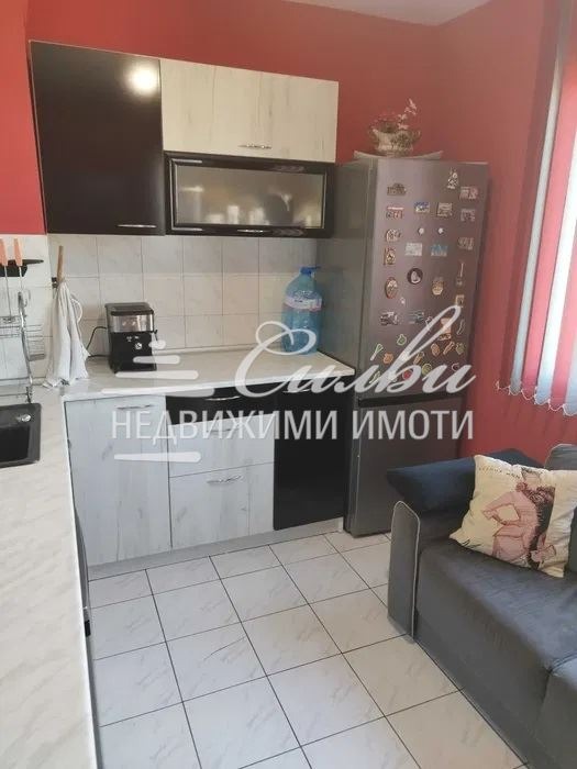 De vânzare  3 dormitoare Șumen , Traciia , 90 mp | 37446585 - imagine [13]