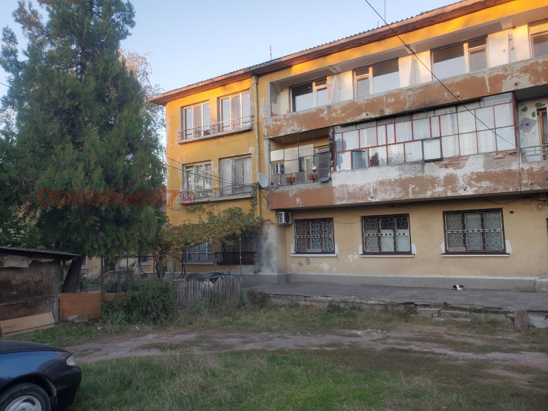 Продава МНОГОСТАЕН, гр. Русе, Захарна фабрика, снимка 3 - Апартаменти - 52945925