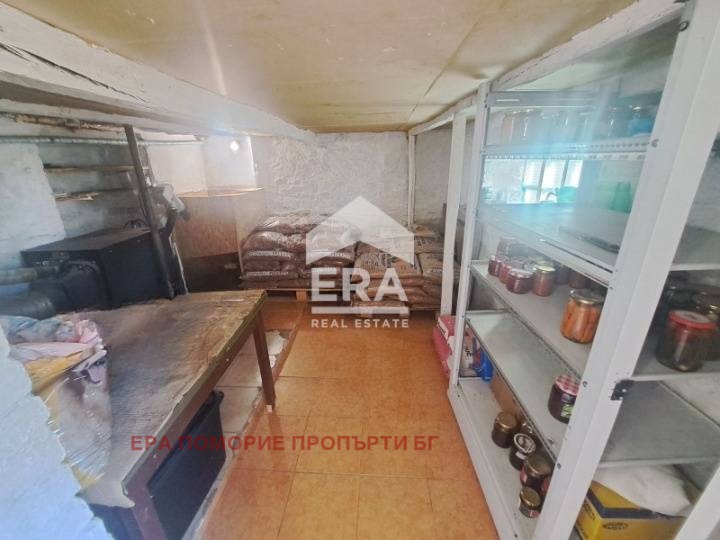 Продава КЪЩА, с. Подвис, област Бургас, снимка 8 - Къщи - 52808383