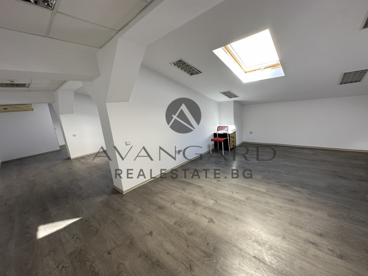 Продава ОФИС, гр. Пловдив, Център, снимка 2 - Офиси - 36892309