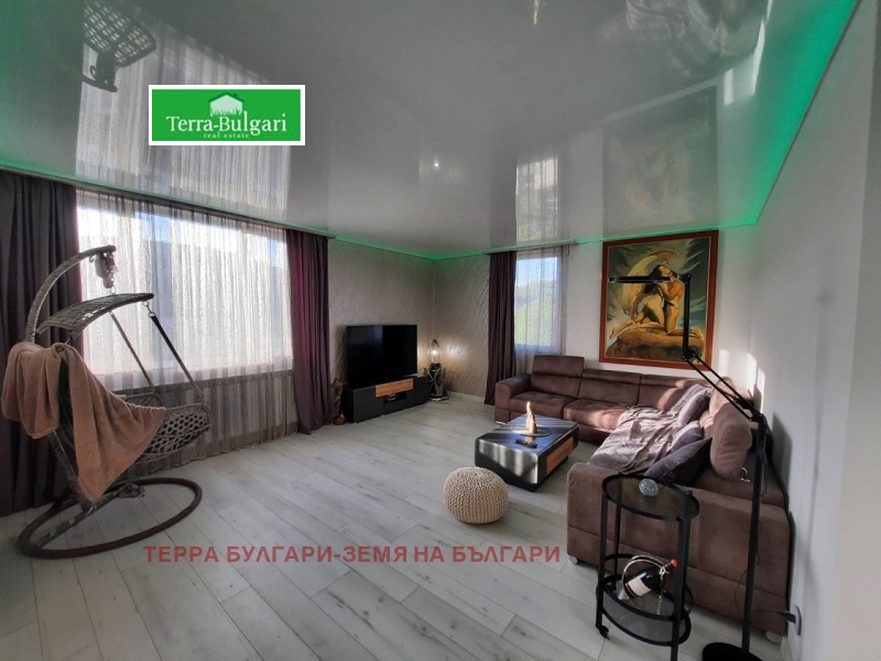 Продава  3-стаен град Перник , Изток , 117 кв.м | 74548410 - изображение [2]