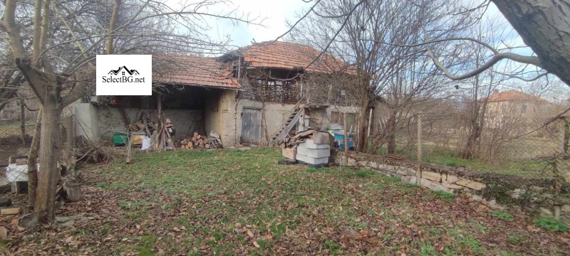 Продава КЪЩА, с. Ново село, област Велико Търново, снимка 2 - Къщи - 45204241
