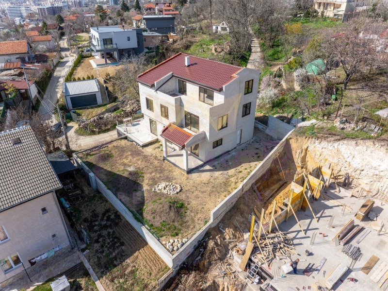 Продава  Къща град Варна , м-т Кочмар , 419 кв.м | 97255919