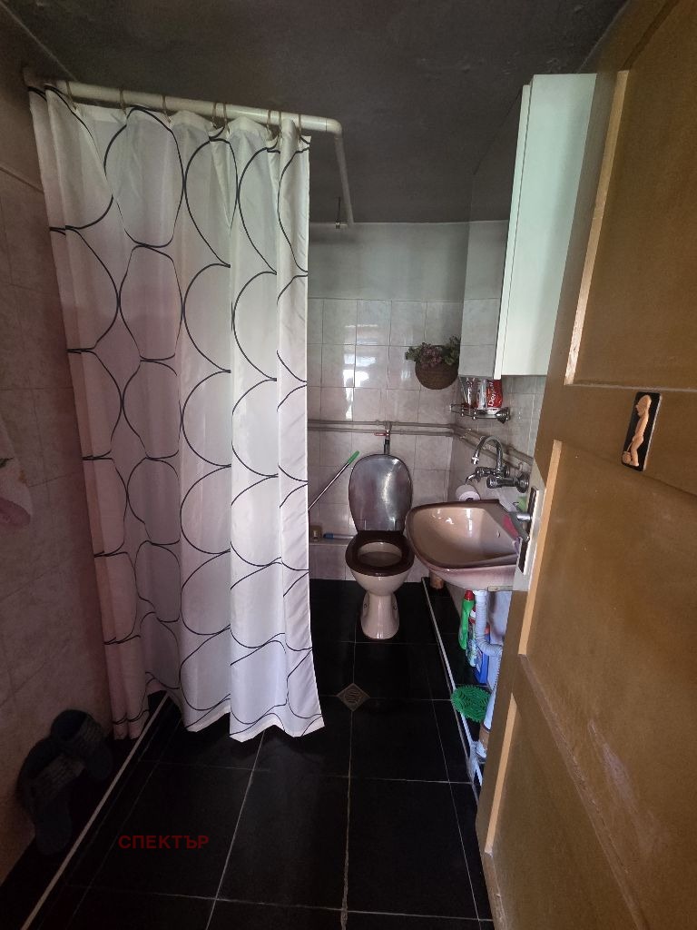 Продава КЪЩА, гр. Перник, Байкушева махала, снимка 15 - Къщи - 55401091