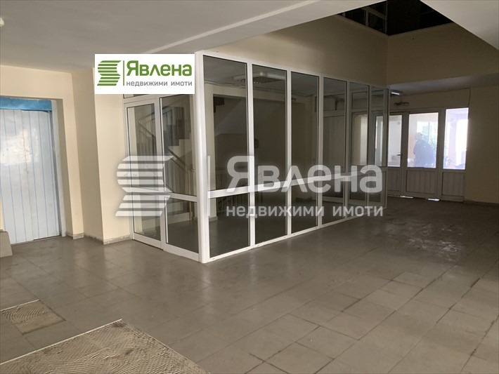 In vendita  Negozio Sofia , Krasno selo , 81 mq | 24679482 - Immagine [3]