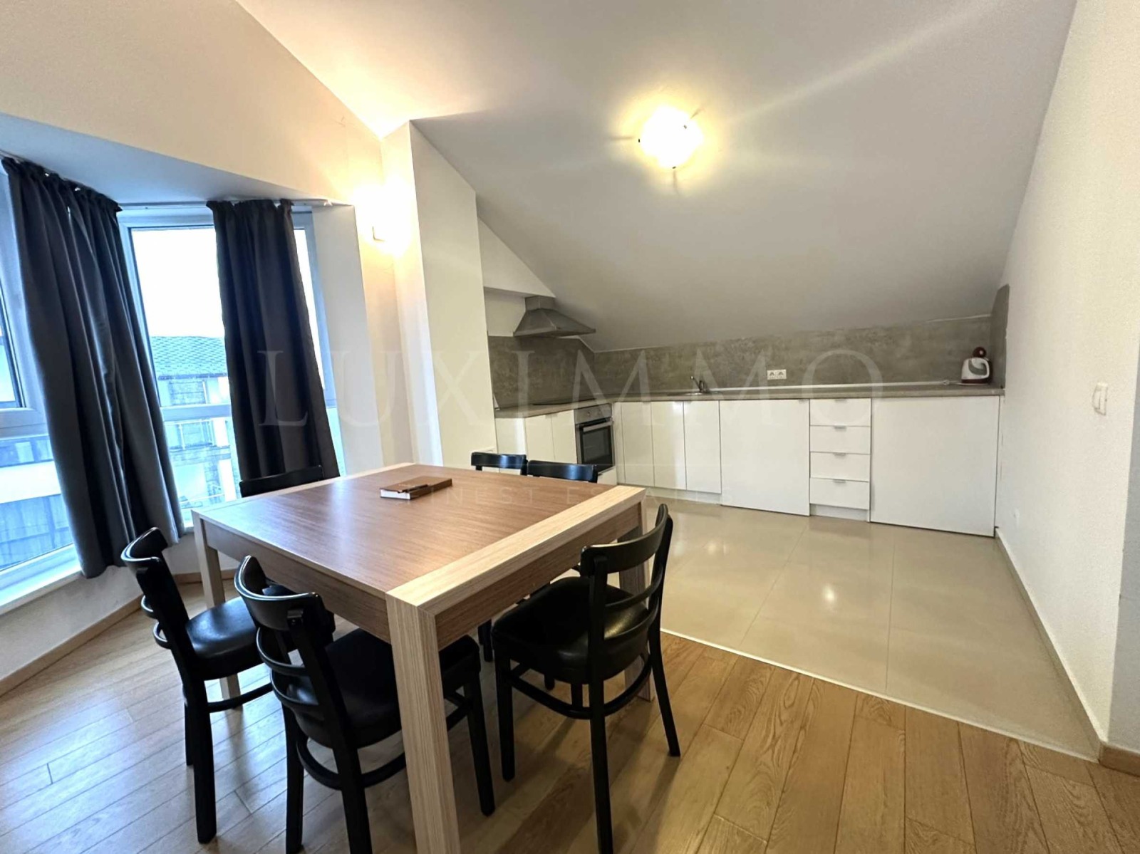 Продава 4-СТАЕН, гр. Банско, област Благоевград