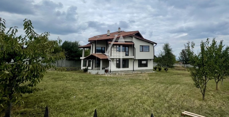 Продава КЪЩА, гр. София, м-т Камбаните, снимка 1 - Къщи - 47141750