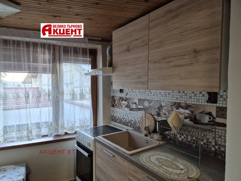 Продава КЪЩА, гр. Велико Търново, Варуша, снимка 2 - Къщи - 52321331