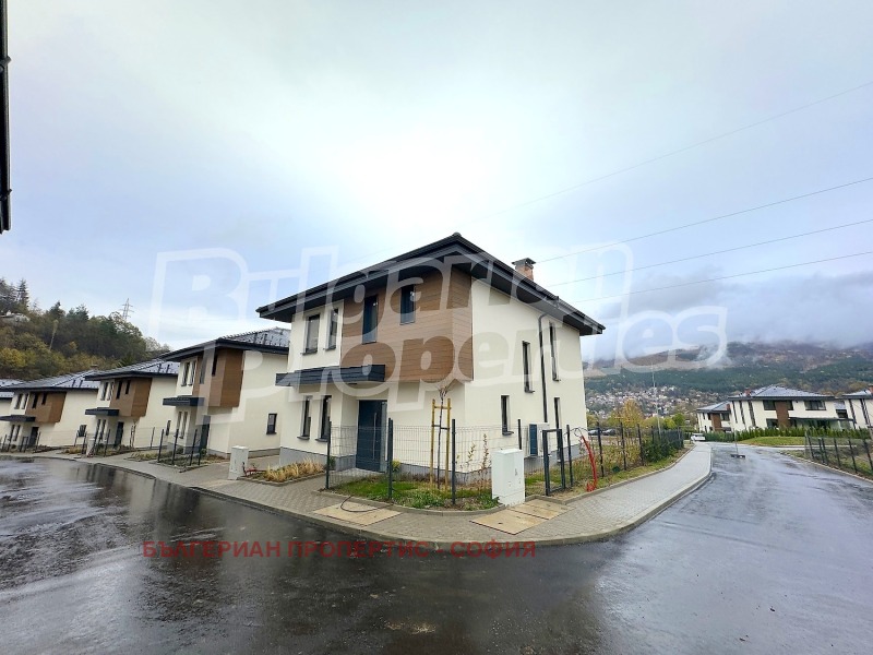 Продава КЪЩА, гр. София, с. Владая, снимка 8 - Къщи - 52781005