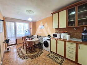 Продава 3-стаен град Плевен Сторгозия - [1] 