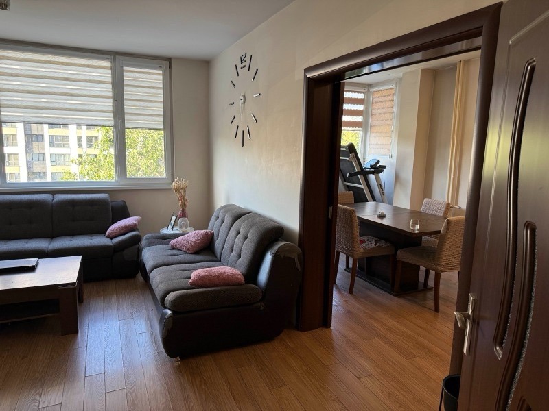 Продава МНОГОСТАЕН, гр. София, Зона Б-18, снимка 2 - Апартаменти - 53690679