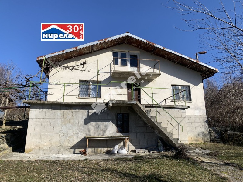 Продава КЪЩА, с. Габровци, област Велико Търново, снимка 2 - Къщи - 47926401