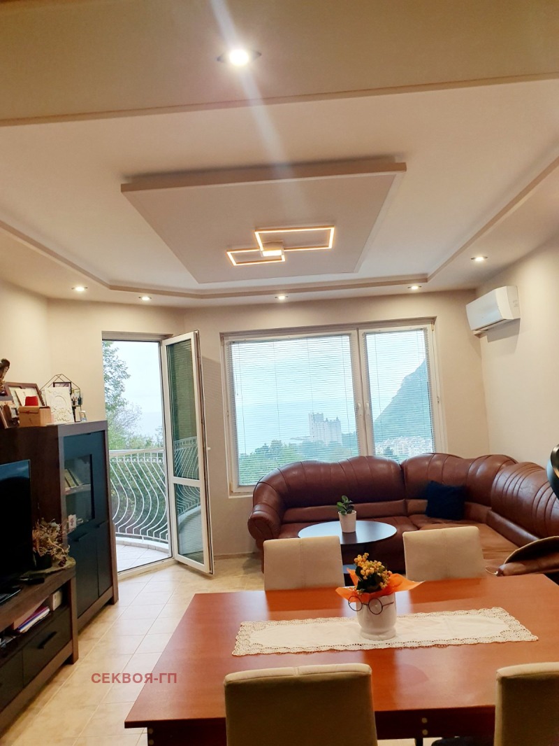Till salu  2 sovrum region Dobrich , Kavarna , 98 kvm | 68463134
