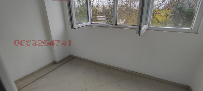 Продава МНОГОСТАЕН, гр. Бургас, Славейков, снимка 13 - Апартаменти - 52689585