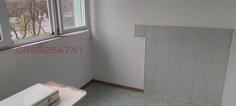 Продава МНОГОСТАЕН, гр. Бургас, Славейков, снимка 16 - Апартаменти - 52689585