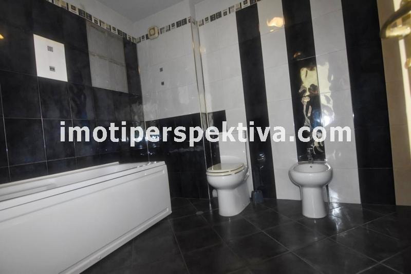 Eladó  Ház Plovdiv , Centar , 580 négyzetméter | 60605450 - kép [15]