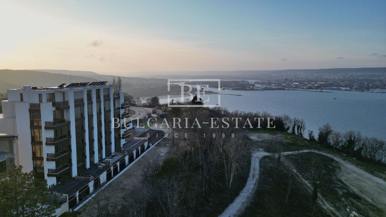 Продава 3-СТАЕН, гр. Варна, Галата, снимка 2 - Апартаменти - 54064324