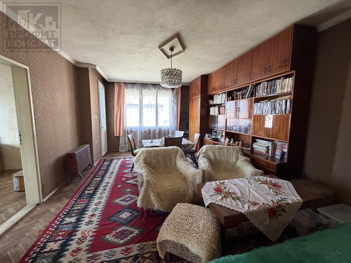 Продава 4-СТАЕН, гр. Горна Оряховица, област Велико Търново, снимка 2 - Апартаменти - 55324754