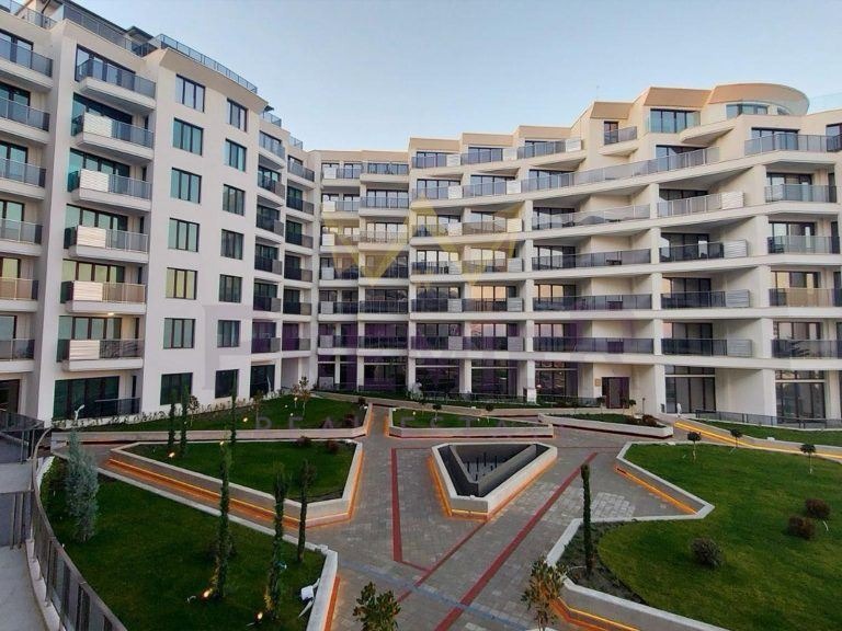 In vendita  Studio Varna , m-t Alen mak , 61 mq | 88201111