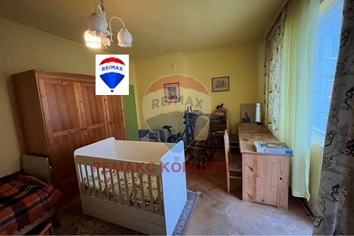 Продава ЕТАЖ ОТ КЪЩА, гр. Шумен, Център, снимка 8 - Етаж от къща - 48567320