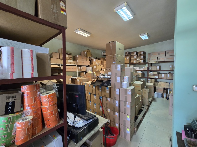 Продава  Магазин град Плевен , Широк център , 100 кв.м | 81924420 - изображение [7]
