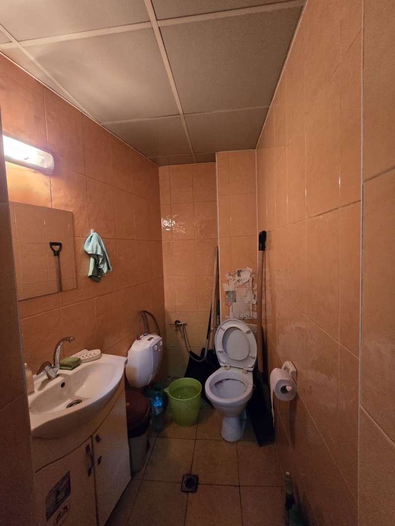 Продава  Магазин град Плевен , Широк център , 100 кв.м | 81924420 - изображение [8]