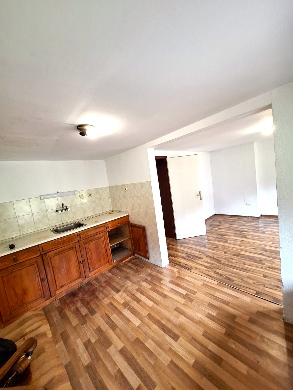 Продава МНОГОСТАЕН, гр. Чепеларе, област Смолян, снимка 3 - Апартаменти - 54366963