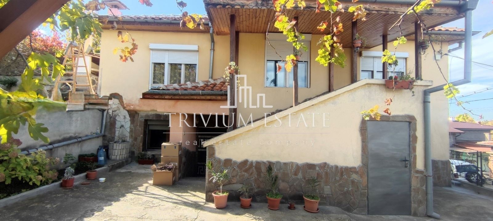 Продава КЪЩА, гр. Перущица, област Пловдив