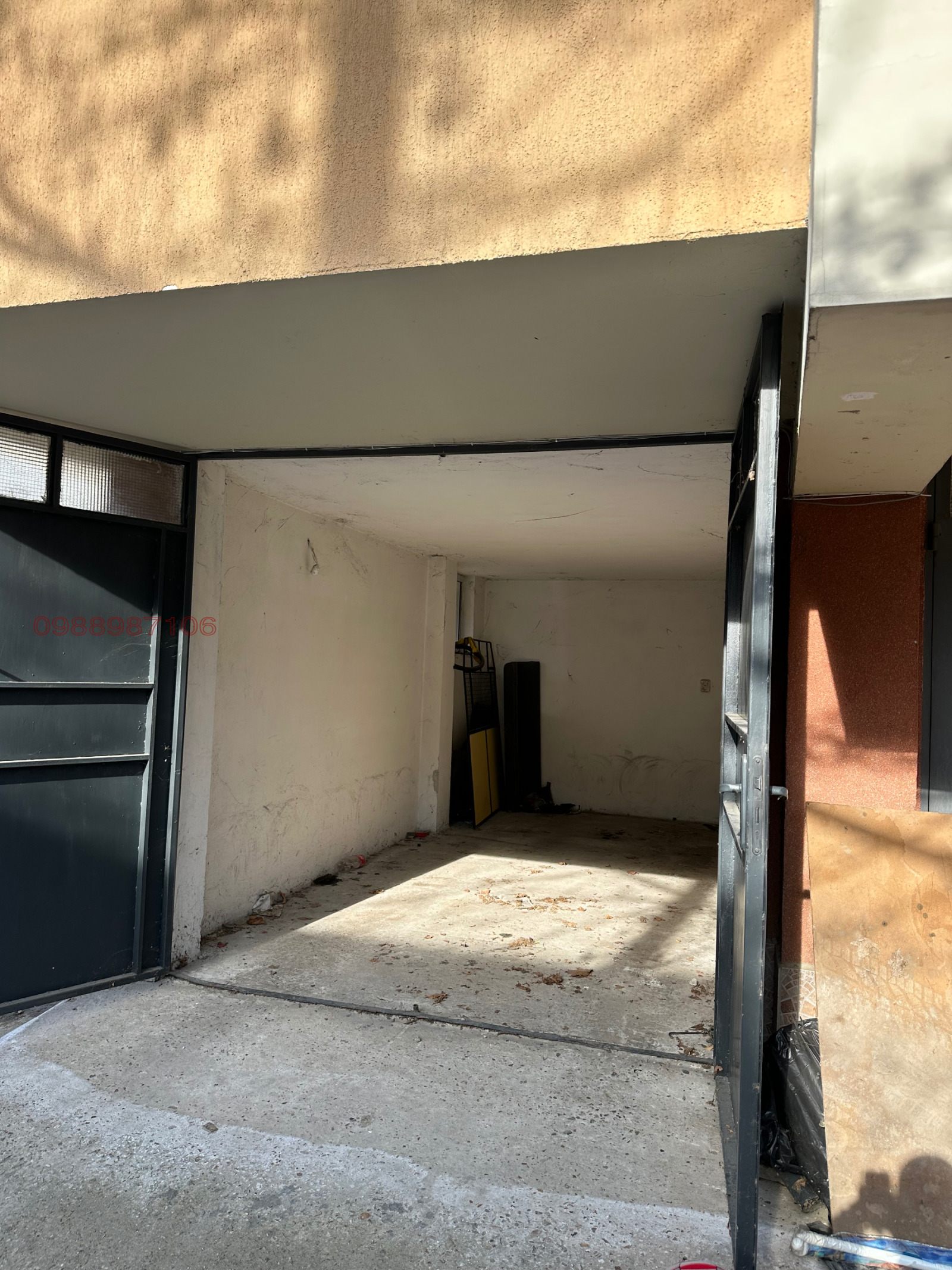 Продава ГАРАЖ, ПАРКОМЯСТО, гр. Плевен, Идеален център, снимка 4 - Гаражи и паркоместа - 53755075