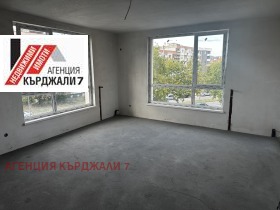2-стаен град Кърджали, Възрожденци 8