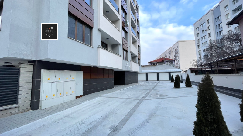 Продава  3-стаен град Пазарджик , Център , 104 кв.м | 48211649 - изображение [9]