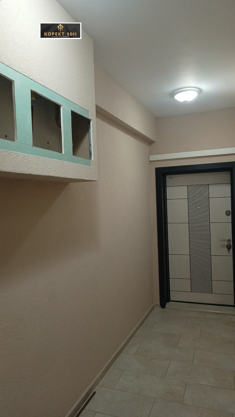 Продава 4-СТАЕН, гр. Русе, Широк център