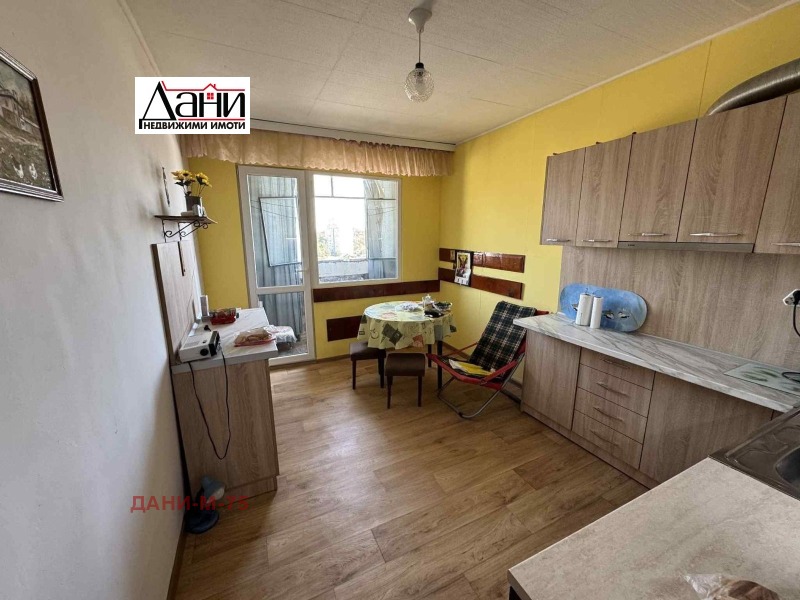 Продава  3-стаен град Шумен , 5-ти полк , 93 кв.м | 66932439