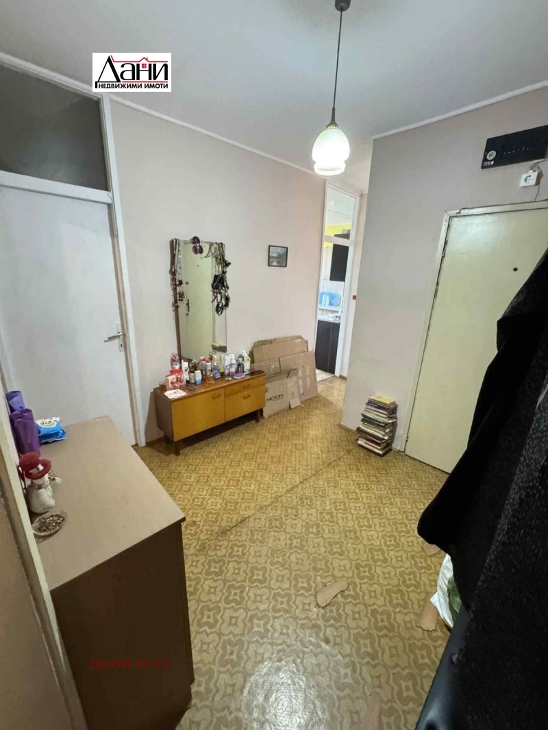 Продава  3-стаен град Шумен , 5-ти полк , 93 кв.м | 66932439 - изображение [7]