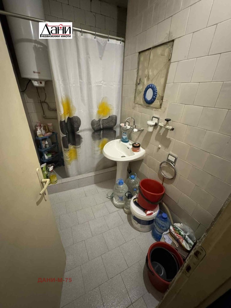 Продава  3-стаен град Шумен , 5-ти полк , 93 кв.м | 66932439 - изображение [12]