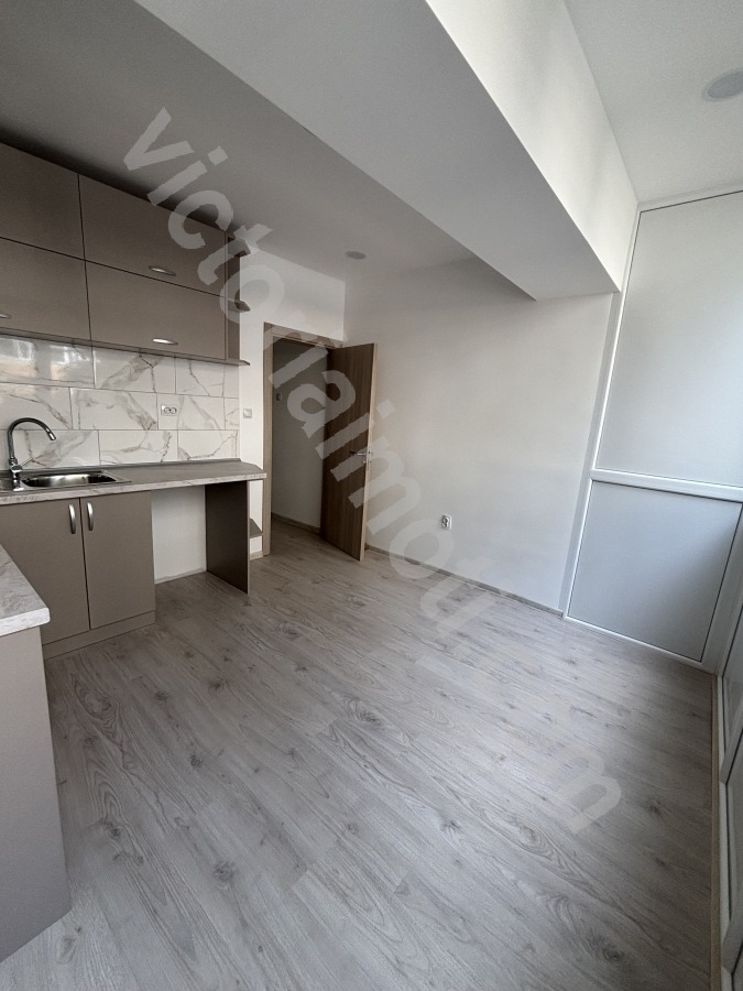 Продава 3-СТАЕН, гр. Велико Търново, Център, снимка 2 - Апартаменти - 55740696
