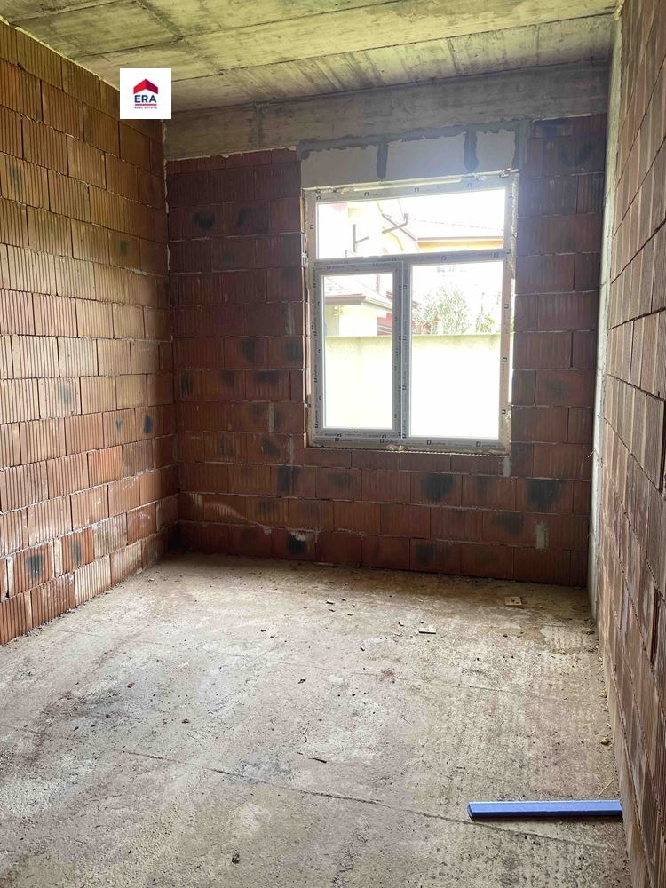 Продава 4-СТАЕН, гр. Пловдив, Остромила, снимка 2 - Апартаменти - 54267178