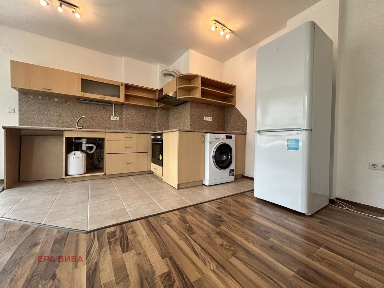Продава 3-СТАЕН, гр. Варна, Свети Никола, снимка 4 - Апартаменти - 55421058