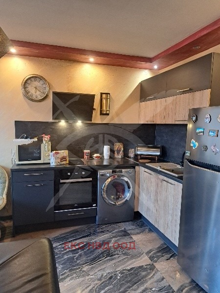 Продава МНОГОСТАЕН, гр. Пловдив, Остромила, снимка 2 - Апартаменти - 52210992