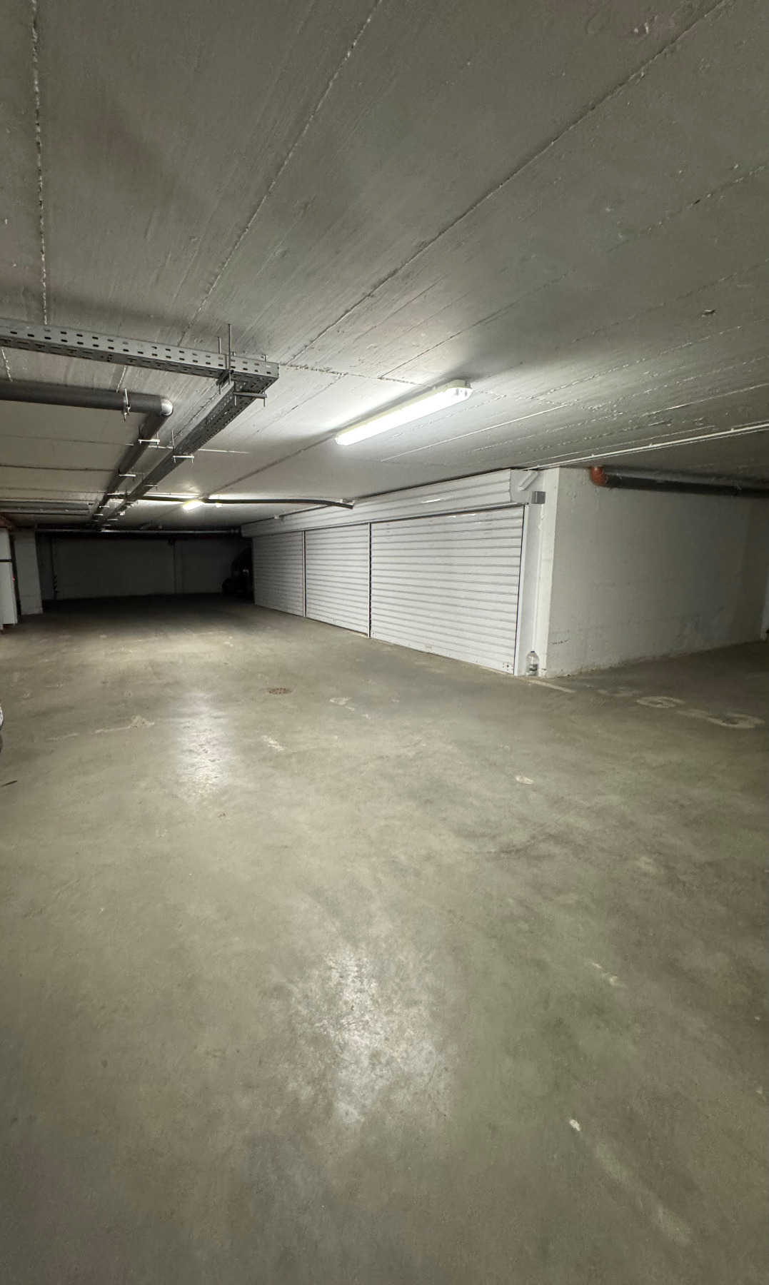 Продава ГАРАЖ, ПАРКОМЯСТО, гр. Пловдив, Център, снимка 3 - Гаражи и паркоместа - 53870059