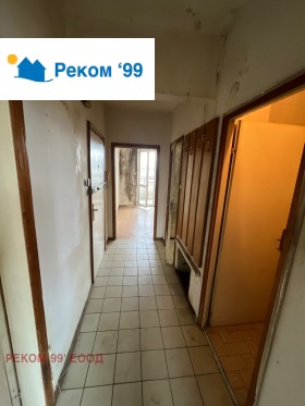 Продава 3-стаен град София Разсадника - [1] 