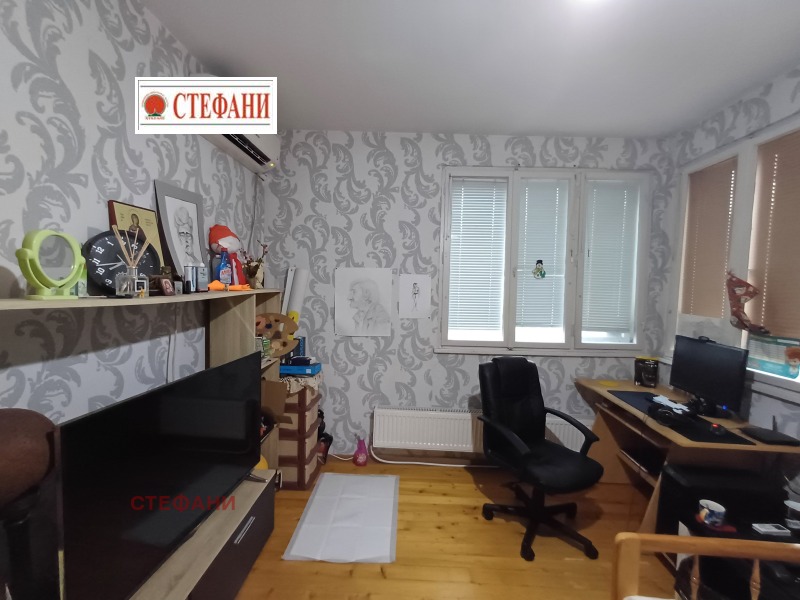 Продава 4-СТАЕН, гр. Русе, Дружба 2, снимка 13 - Aпартаменти - 47115570