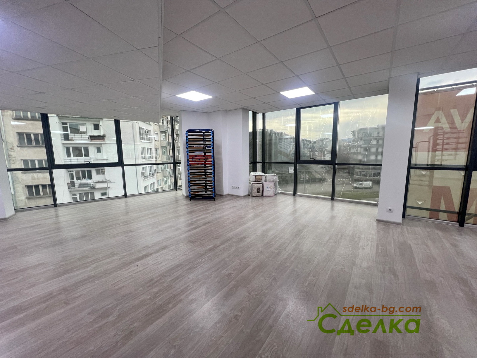 Продава ОФИС, гр. Габрово, Център, снимка 2 - Офиси - 43926512