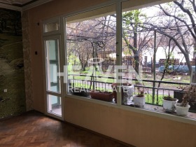 2 makuuhuonetta Kjutšuk Pariž, Plovdiv