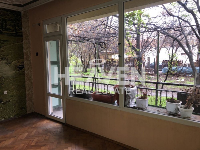 Myytävänä  2 makuuhuonetta Plovdiv , Kjutšuk Pariž , 82 neliömetriä | 62405182