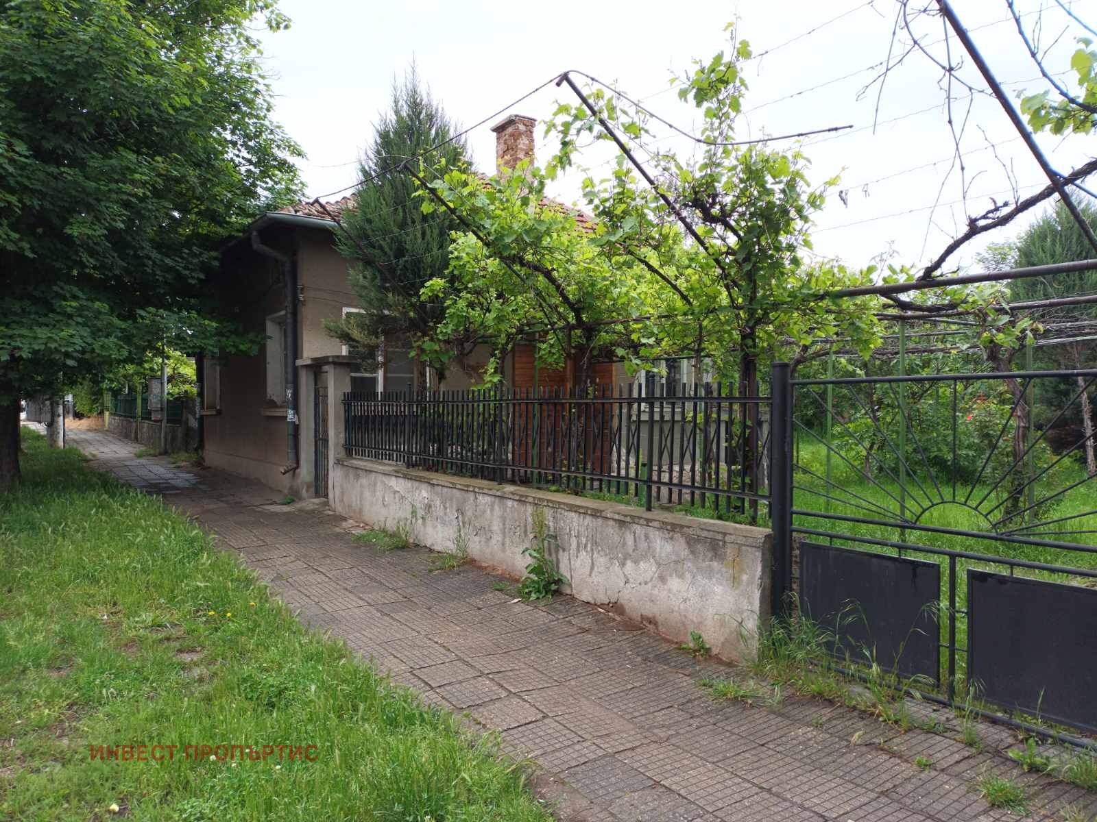 Продава КЪЩА, гр. София, гр. Нови Искър