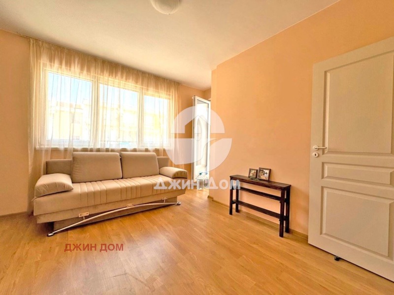 À venda  2 quartos região Burgas , k.k. Slantchev briag , 72 m² | 83454503