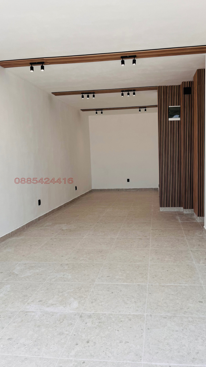 Na prodej  Prodejna Plovdiv , Zapaden , 57 m2 | 46919558