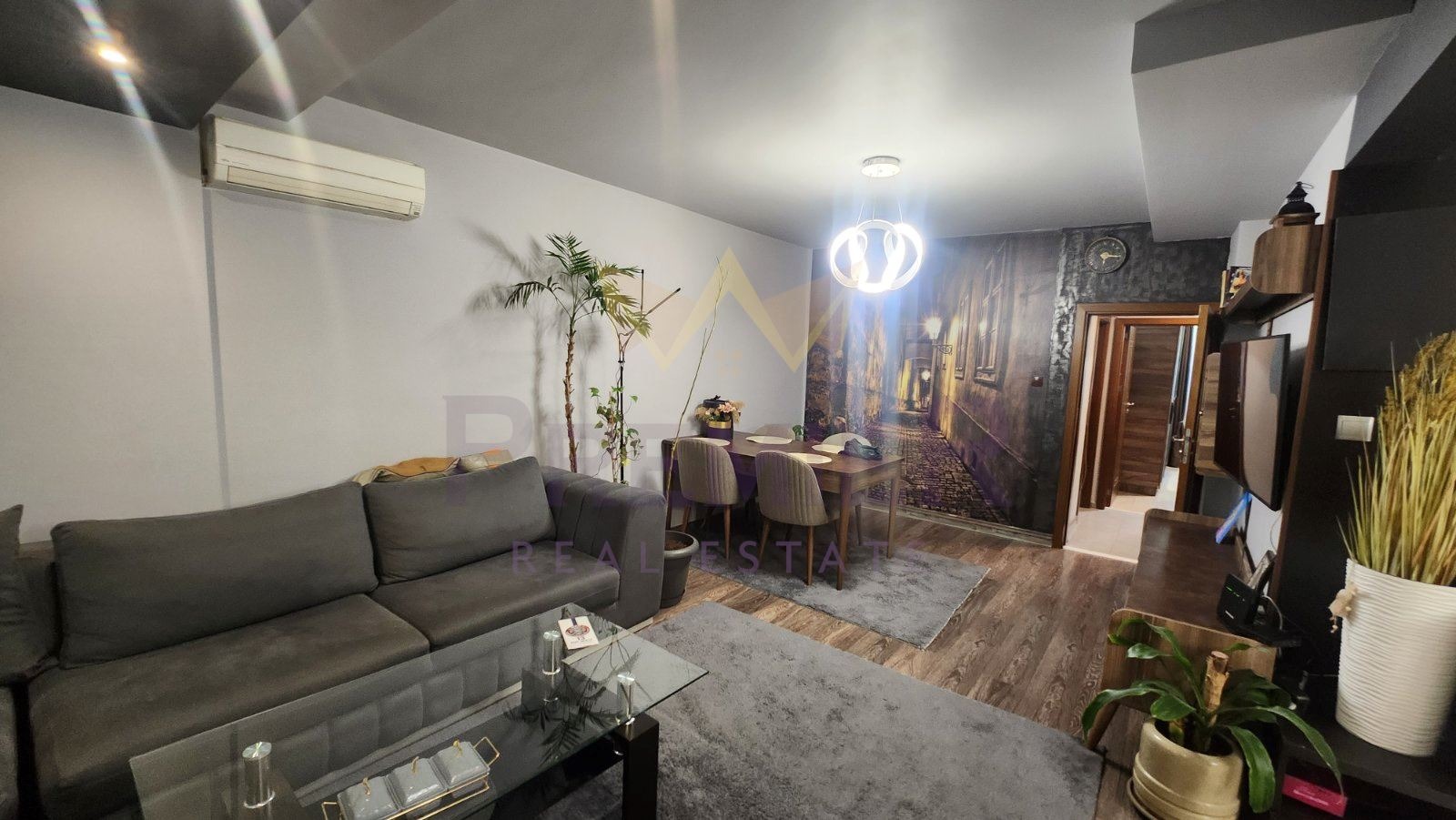 Продава 3-СТАЕН, гр. Варна, Конфуто, снимка 2 - Апартаменти - 56506160