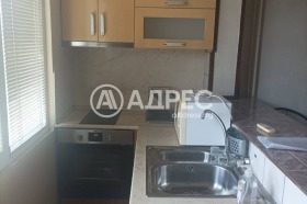 1 chambre Iztok, Pernik